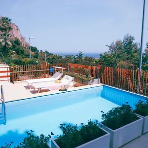 https://sea-apartment-pool-2.sicilyhotelsitaly.net